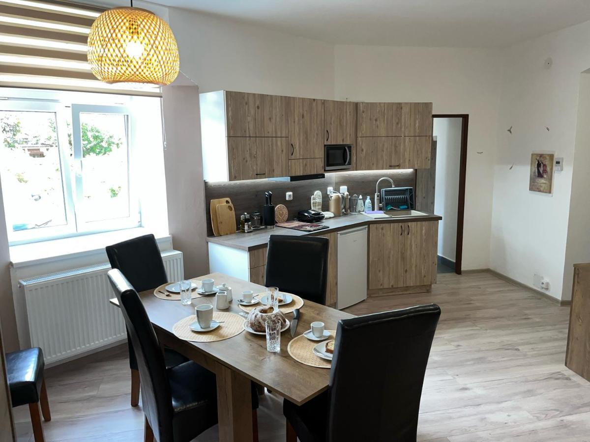 Apartmany Nezarka A Privatni Wellness Jindřichův Hradec Buitenkant foto