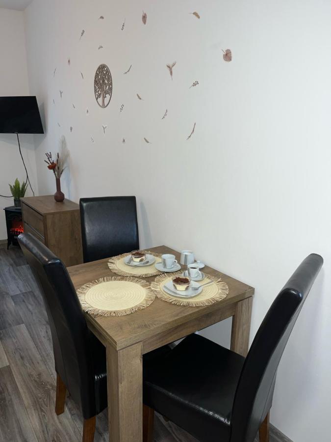 Apartmany Nezarka A Privatni Wellness Jindřichův Hradec Buitenkant foto