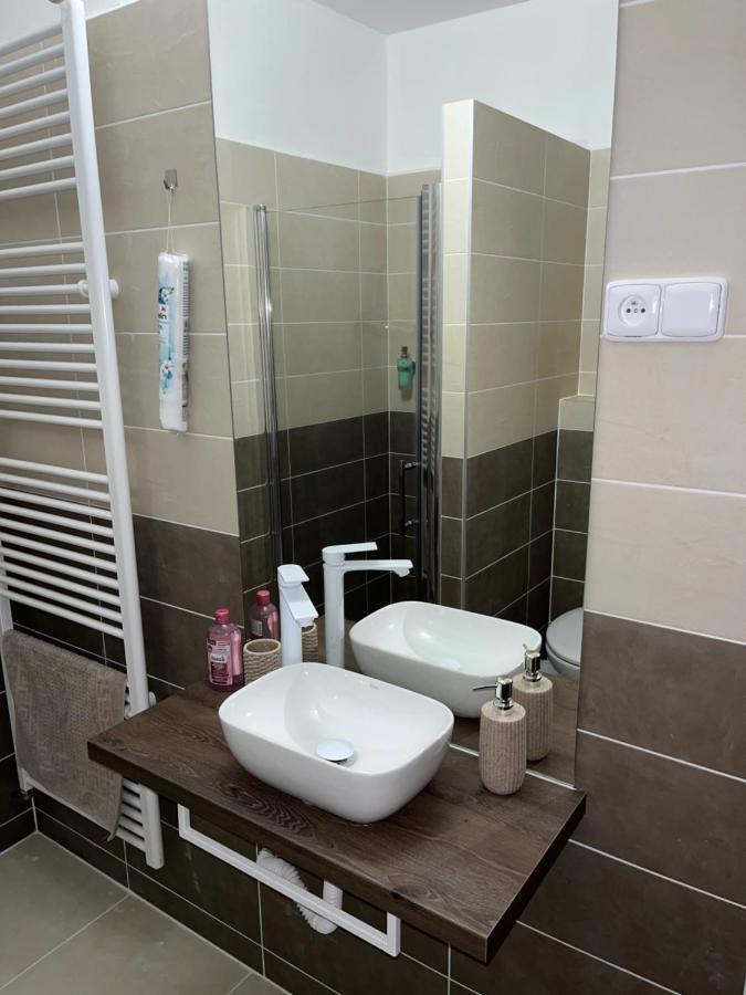Apartmany Nezarka A Privatni Wellness Jindřichův Hradec Buitenkant foto