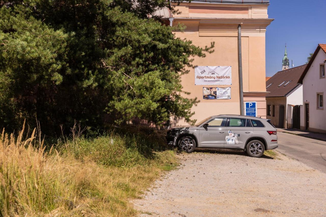 Apartmany Nezarka A Privatni Wellness Jindřichův Hradec Buitenkant foto