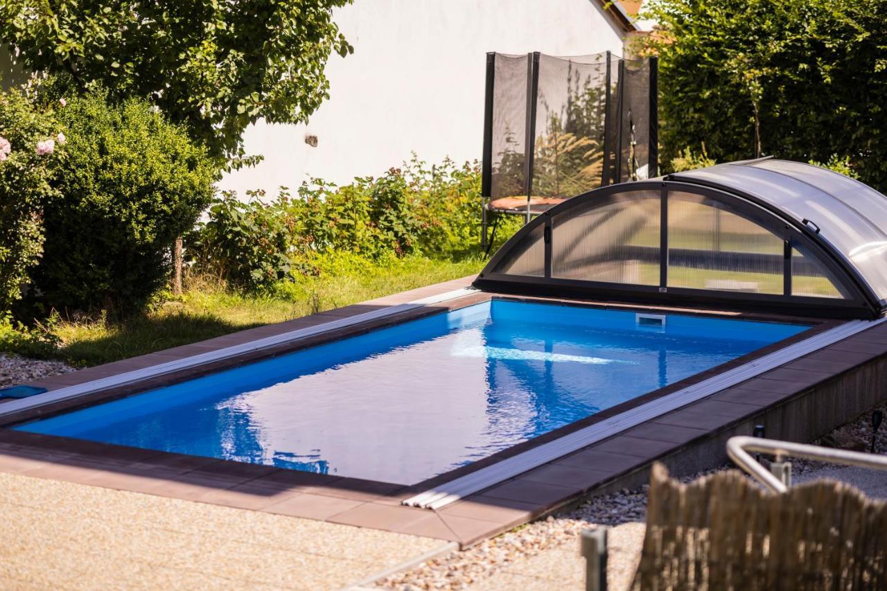Apartmany Nezarka A Privatni Wellness Jindřichův Hradec Buitenkant foto