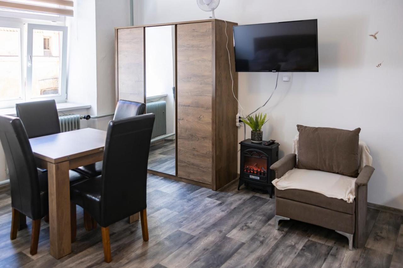 Apartmany Nezarka A Privatni Wellness Jindřichův Hradec Buitenkant foto