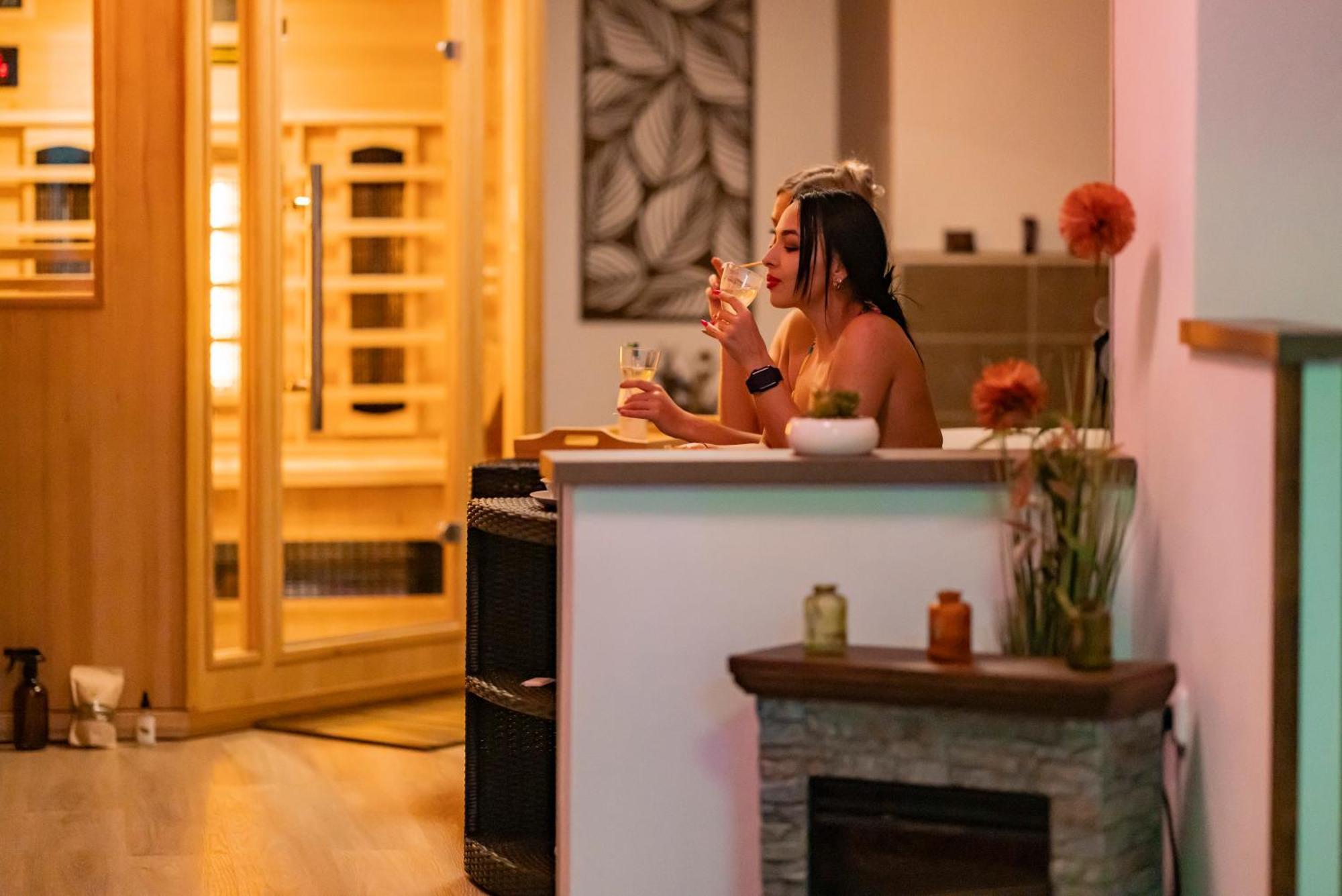 Apartmany Nezarka A Privatni Wellness Jindřichův Hradec Buitenkant foto