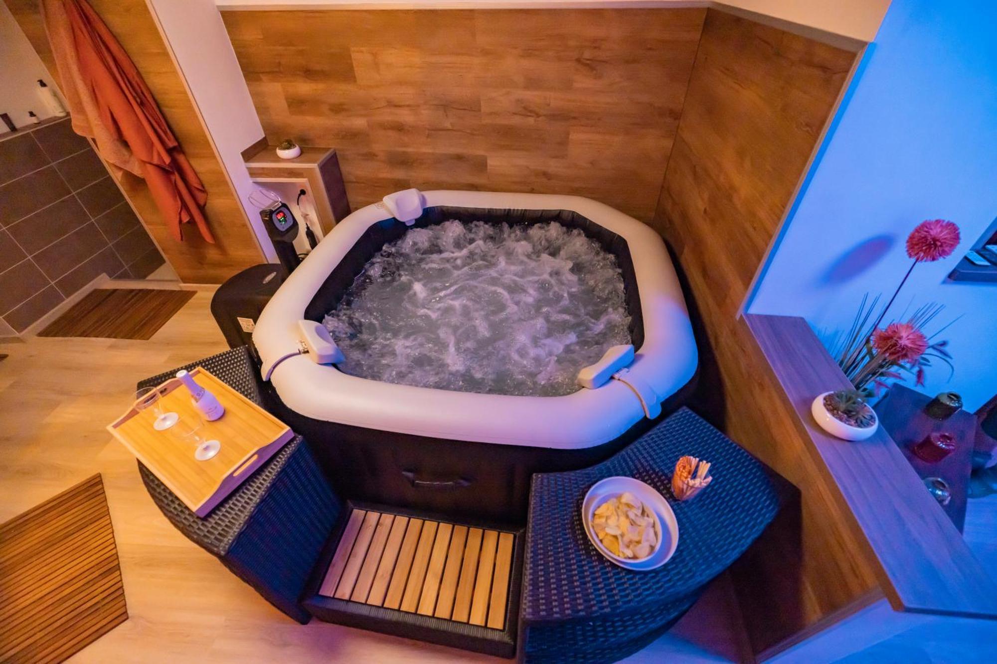 Apartmany Nezarka A Privatni Wellness Jindřichův Hradec Buitenkant foto