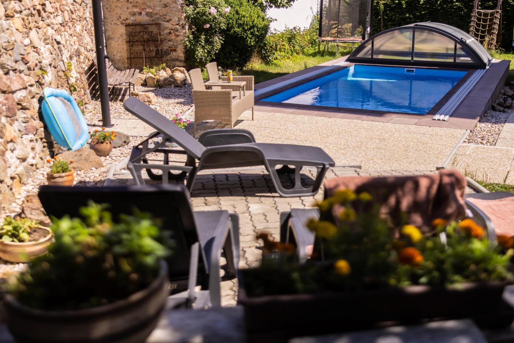 Apartmany Nezarka A Privatni Wellness Jindřichův Hradec Buitenkant foto
